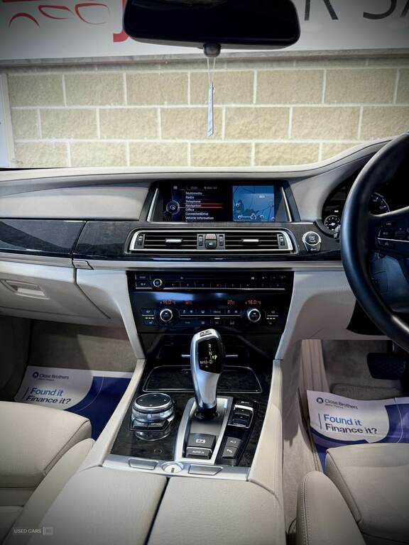 BMW 7 Series Saloon Black #20