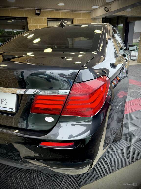 BMW 7 Series Saloon Black #10