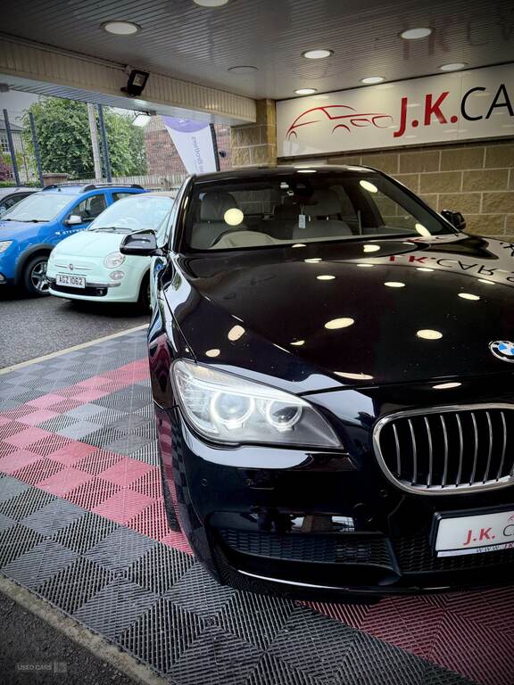 BMW 7 Series Saloon Black #8