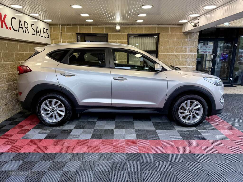 Hyundai Tucson 1.7 Crdi Blue Drive Se 2Wd Brown #3