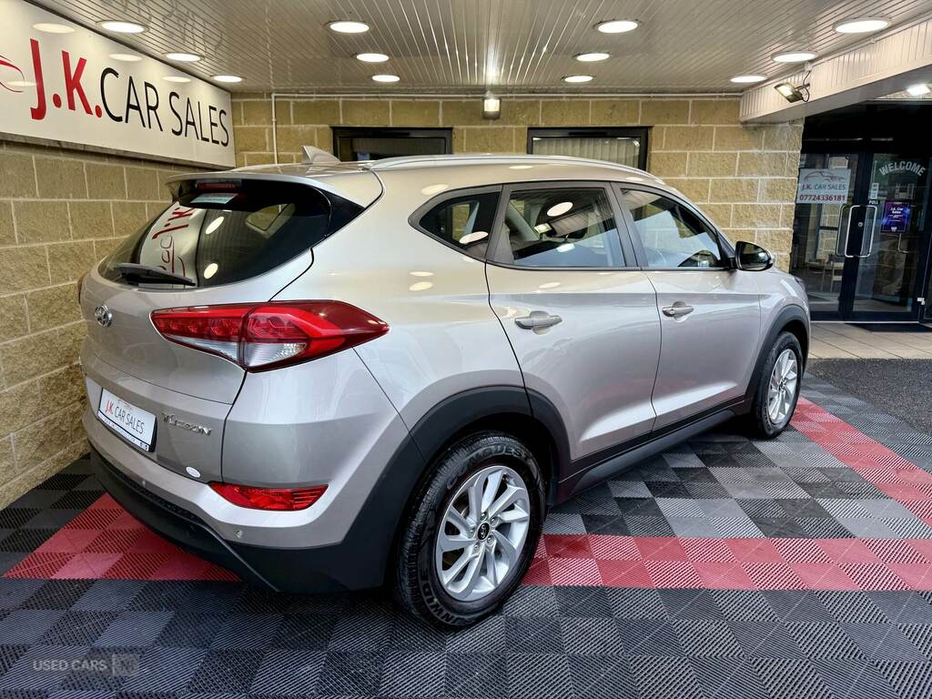 Hyundai Tucson 1.7 Crdi Blue Drive Se 2Wd Brown #2