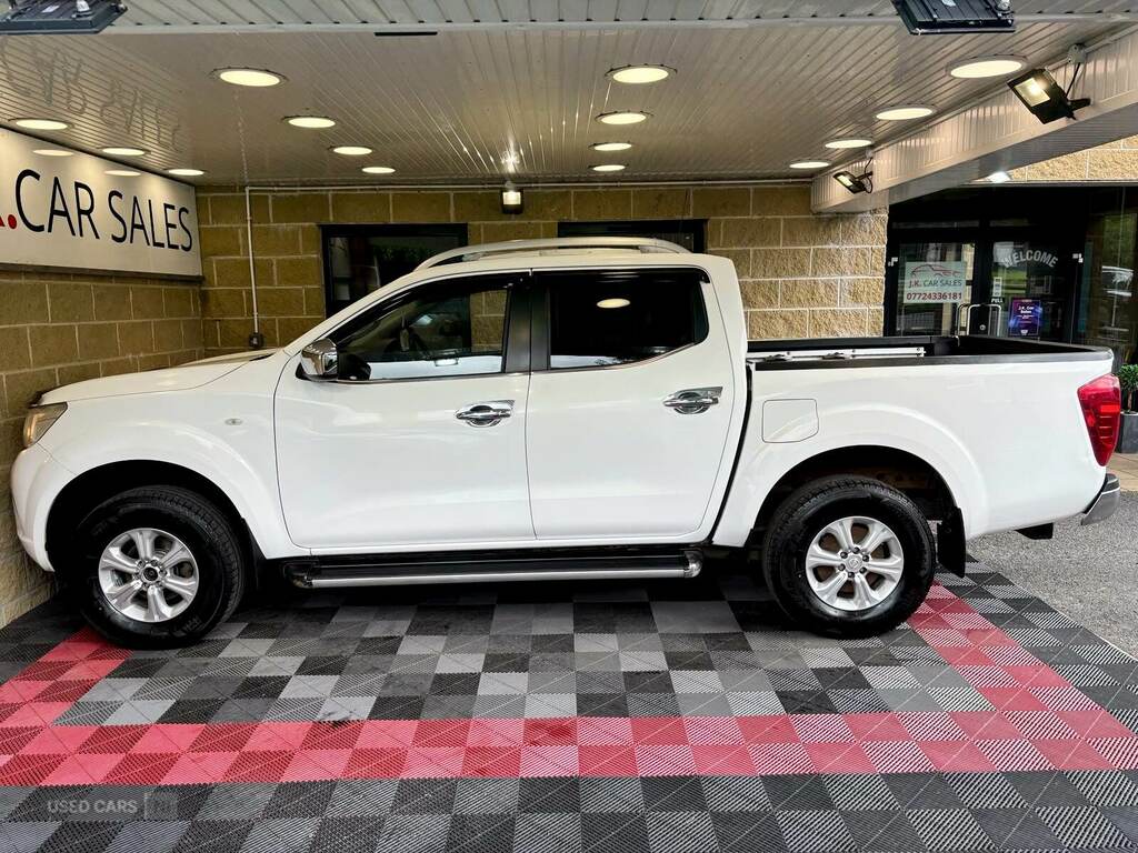 Nissan Navara Double Cab Pick Up Acenta 2.3Dci 160 4Wd White #6