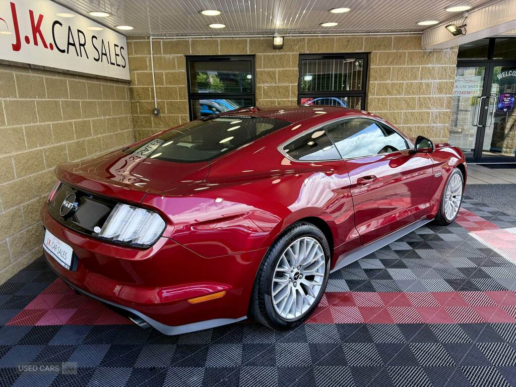 Ford Mustang 5.0 V8 Gt Red