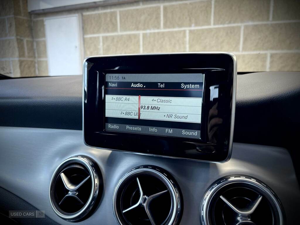 Mercedes-Benz GLA Class 2.1L Amg Line White #16