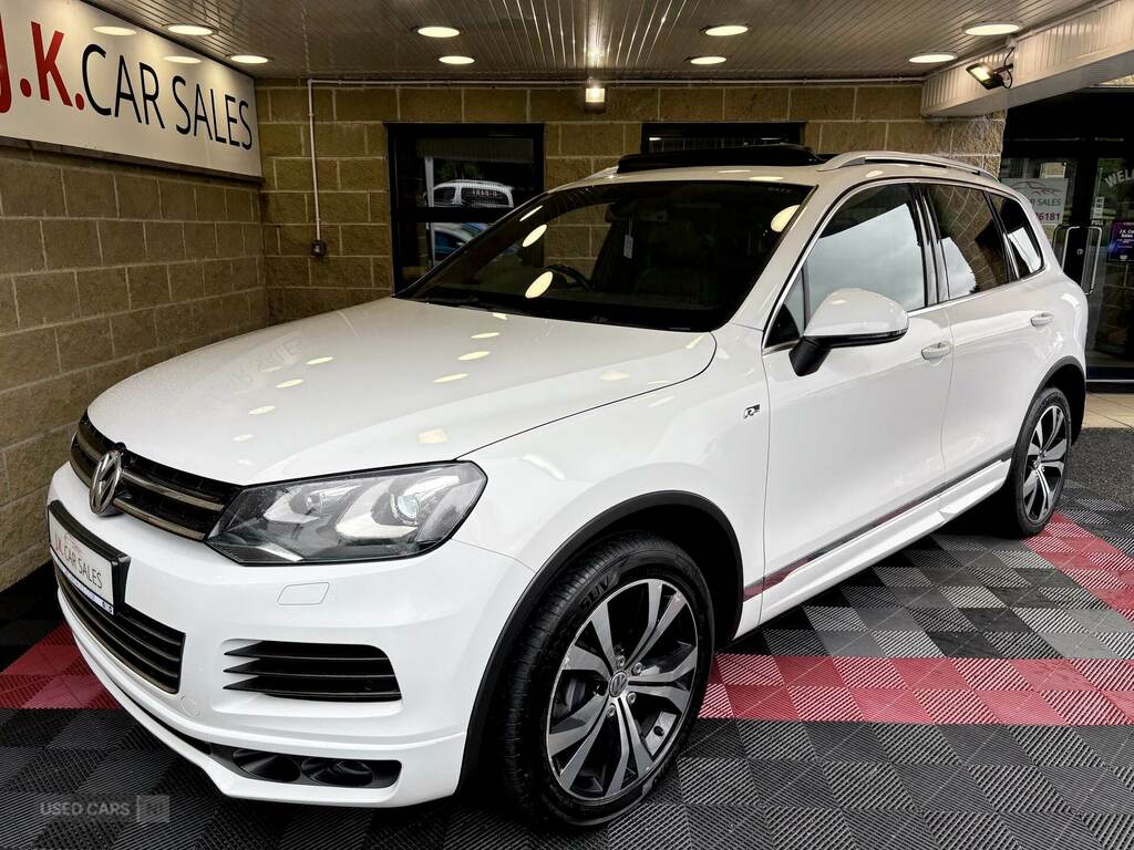 Volkswagen Touareg 3.0 V6 Tdi 245 R-line Tip White #4