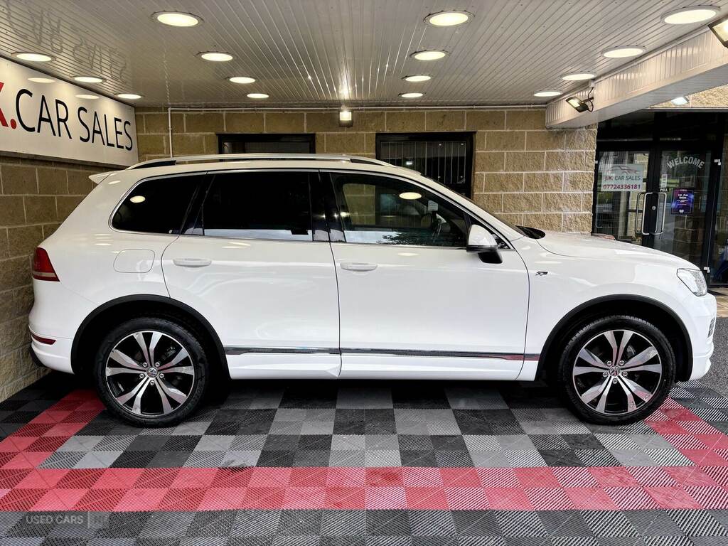 Volkswagen Touareg 3.0 V6 Tdi 245 R-line Tip White #3
