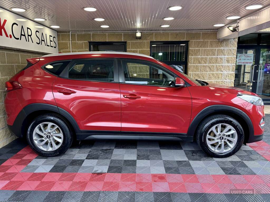 Hyundai Tucson 1.7 Crdi Blue Drive Se Nav 2Wd Red #3