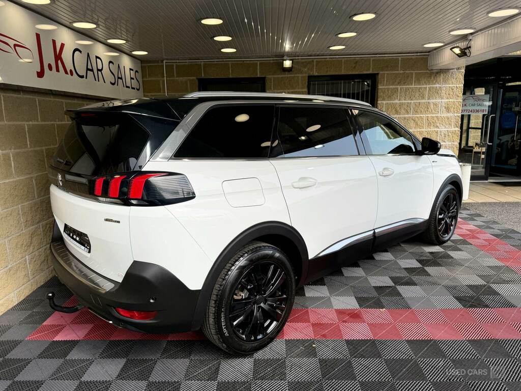 Peugeot 5008 2.0 Bluehdi Gt Line White #2