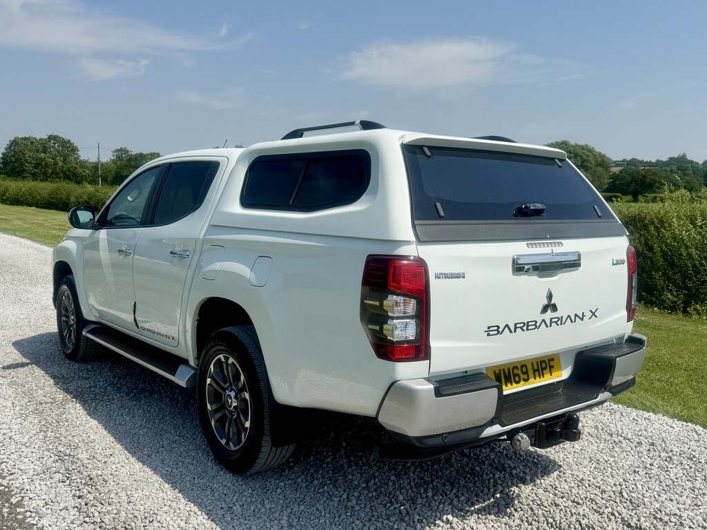 Mitsubishi L200 2.2 Di-d Dc Barbarian X White #4