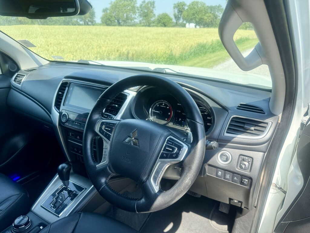Mitsubishi L200 2.2 Di-d Dc Barbarian X White #6