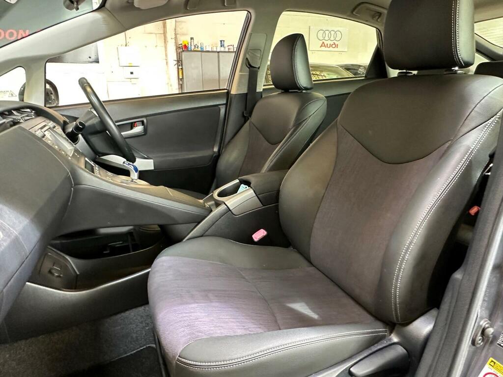 Toyota Prius 1.8 T4 Silver #11