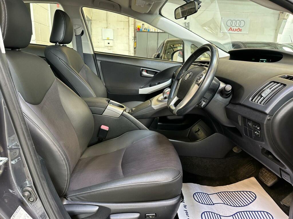 Toyota Prius 1.8 T4 Silver #79