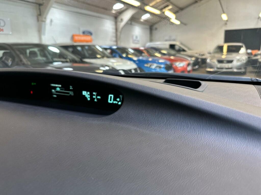 Toyota Prius 1.8 T4 Silver #117