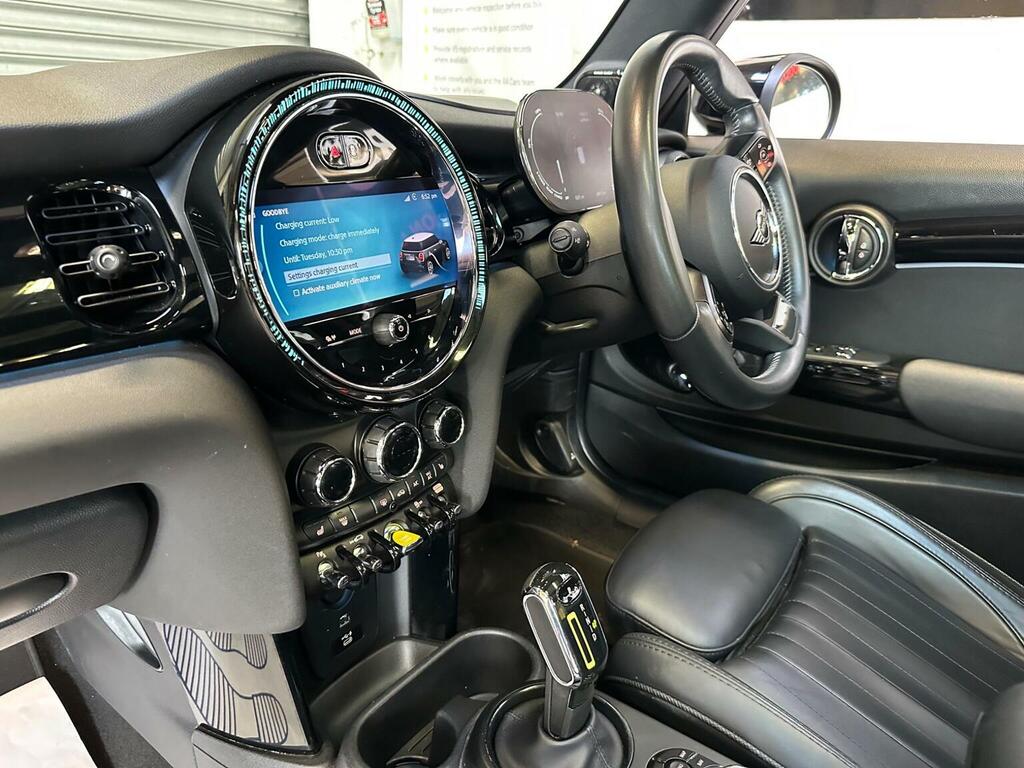 Mini Electric Hatch 135Kw Cooper S Level 3 33Kwh 17In A Black #84