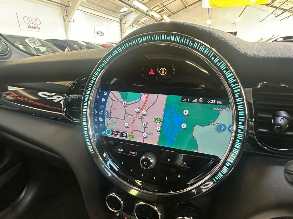 Mini Electric Hatch 135Kw Cooper S Level 3 33Kwh 17In A Black #130
