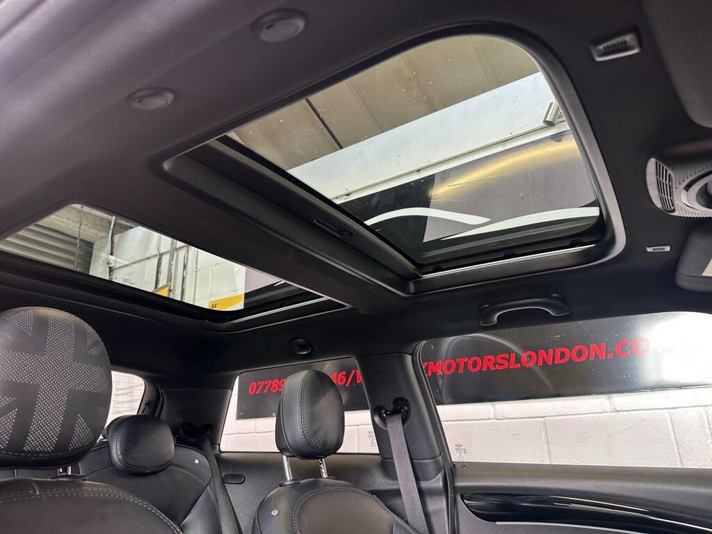 Mini Electric Hatch 135Kw Cooper S Level 3 33Kwh 17In A Black #144