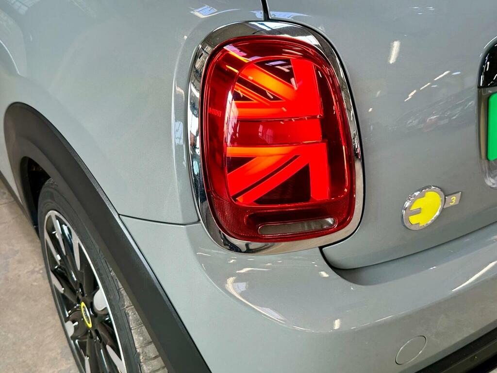 Mini Electric Hatch 135Kw Cooper S Level 3 33Kwh 17In A Black #29