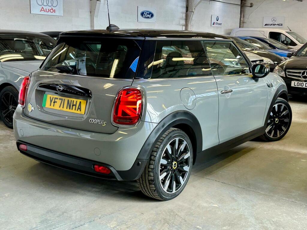 Mini Electric Hatch 135Kw Cooper S Level 3 33Kwh 17In A Black #109