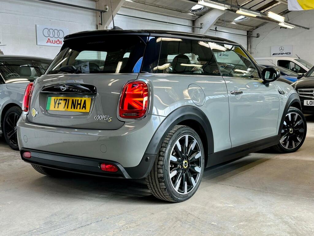 Mini Electric Hatch 135Kw Cooper S Level 3 33Kwh 17In A Black #16