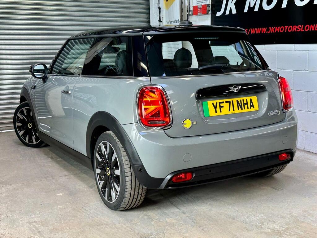 Mini Electric Hatch 135Kw Cooper S Level 3 33Kwh 17In A Black #15