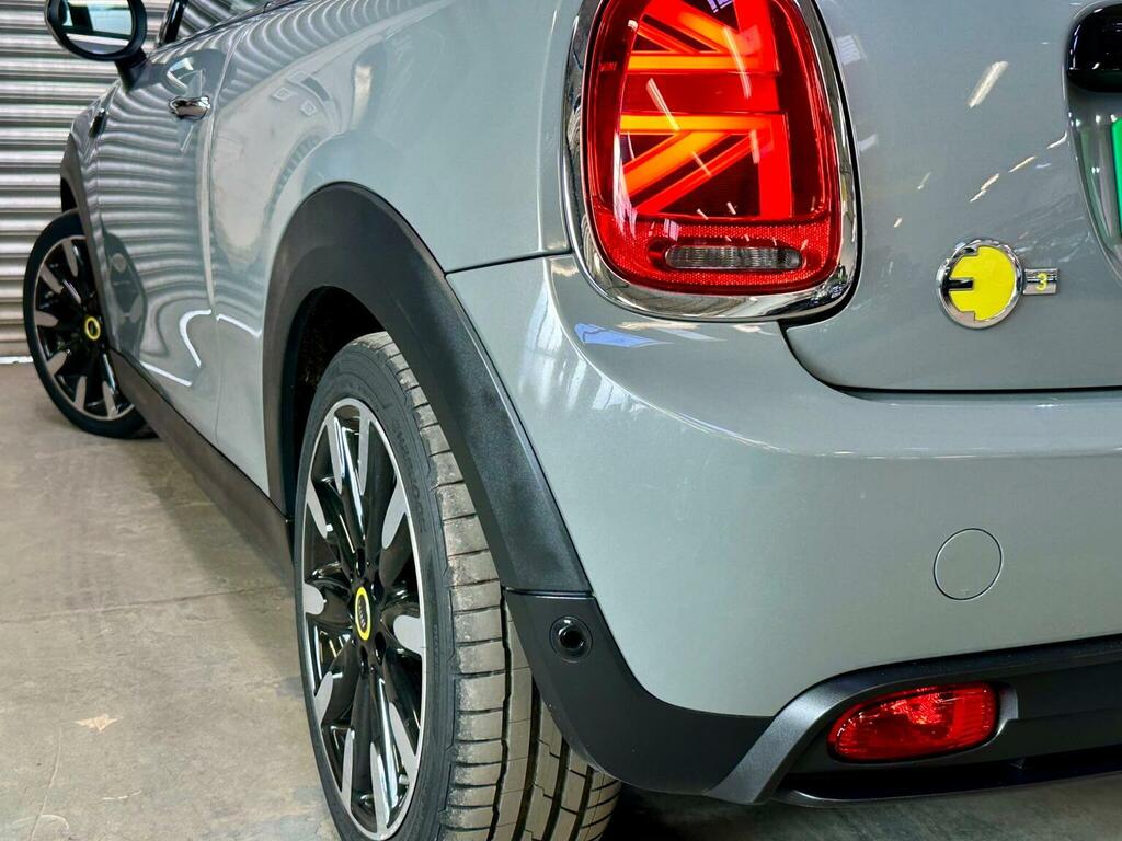 Mini Electric Hatch 135Kw Cooper S Level 3 33Kwh 17In A Black #92