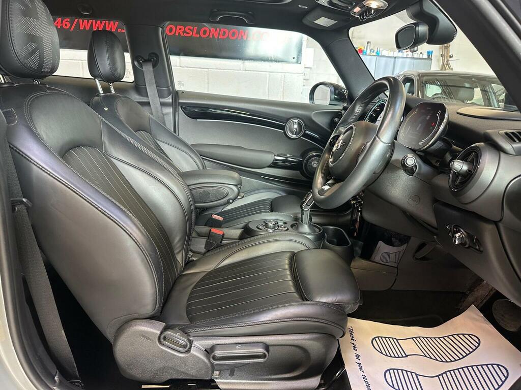 Mini Electric Hatch 135Kw Cooper S Level 3 33Kwh 17In A Black #9