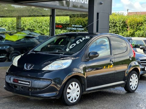 Peugeot 107 1.0 107 Urban Black #2