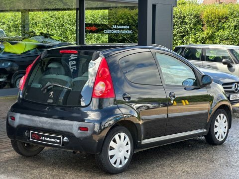 Peugeot 107 1.0 107 Urban Black #5