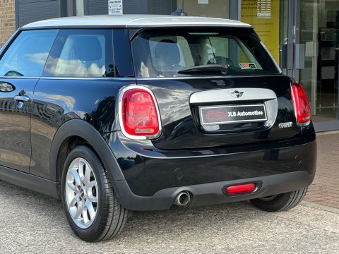 Mini Hatch Cooper 1.5 Cooper D White #9