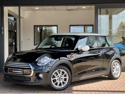 Mini Hatch 1.5 Cooper Black
