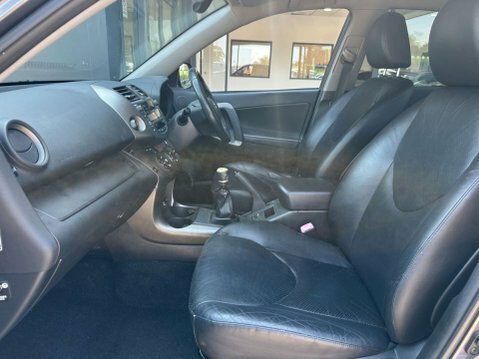 Toyota Rav 4 Suv 2.2 D-cat Xt-r 2010 Black #25