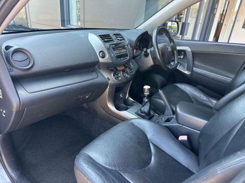 Toyota Rav 4 Suv 2.2 D-cat Xt-r 2010 Black #27