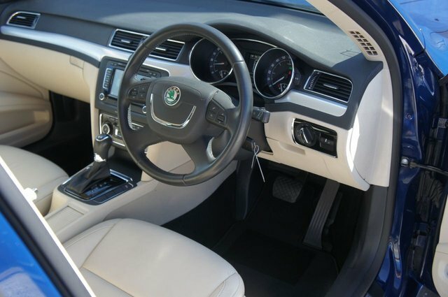 Skoda Superb S Tsi Black #9