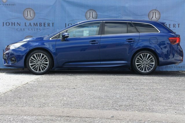 Toyota Avensis Valvematic Active Black #2