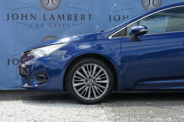 Toyota Avensis Valvematic Active Black #4