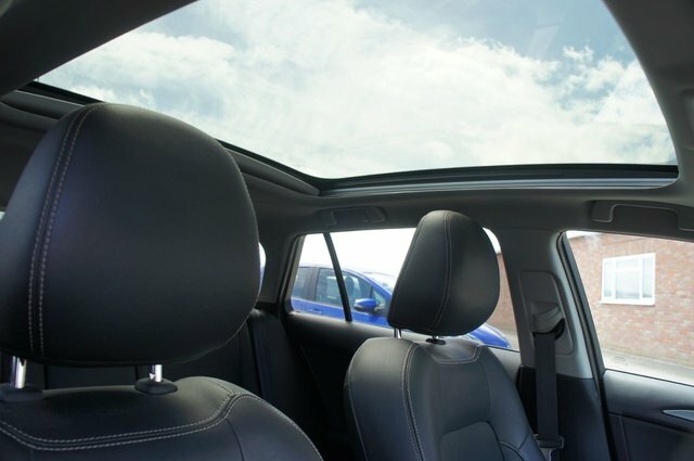 Toyota Avensis Valvematic Active Black #15