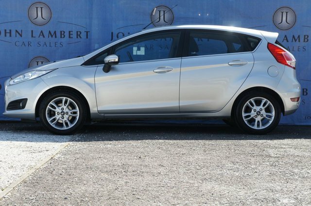 Ford Fiesta Ecoboost Zetec Hatchback Silver #2
