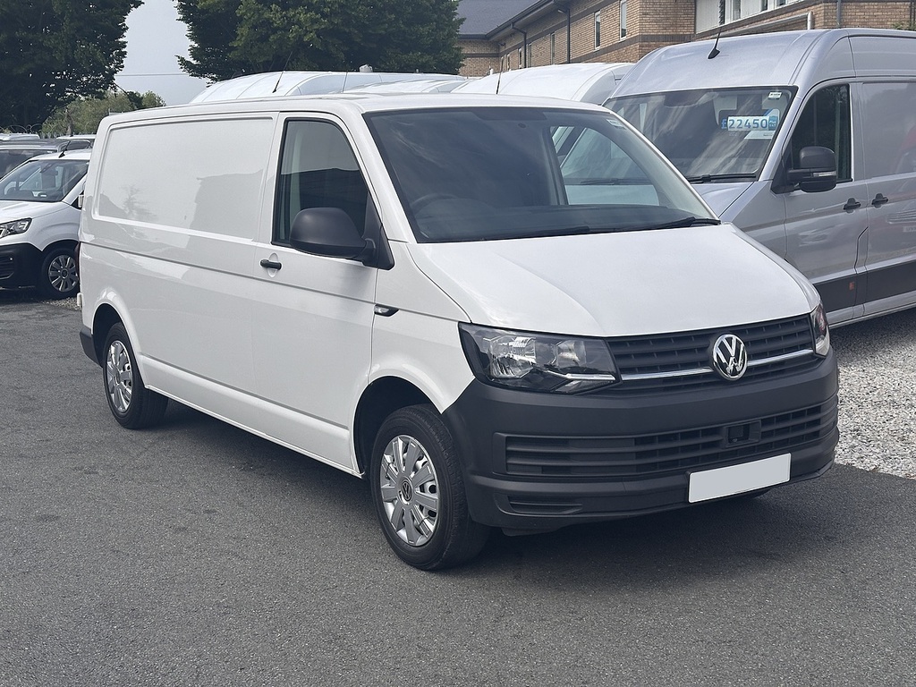 Volkswagen Transporter Tdi T32 Bluemotion Tech Startline L2h1 Euro 6 Ac 2 DW18FCJ White #3