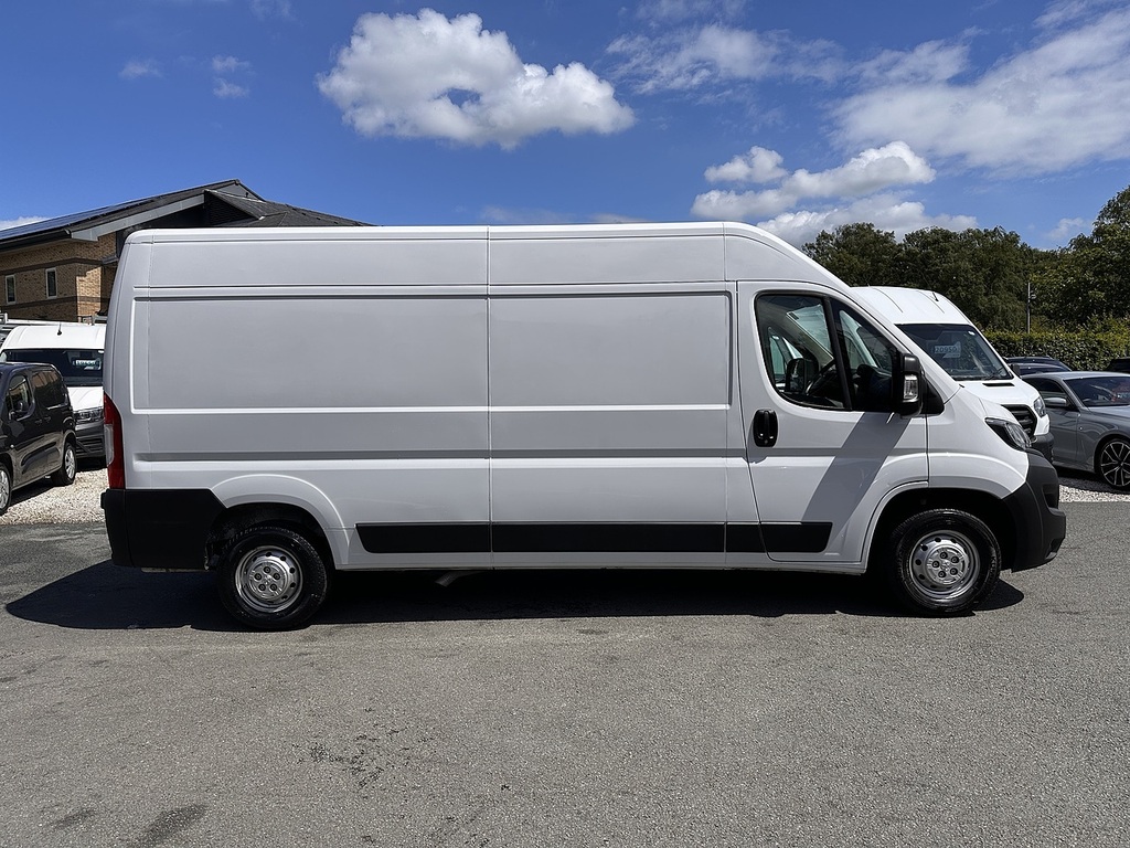 Peugeot Boxer Bluehdi 335 Professional Premium L3h2 Euro 6 140 YK73AGP White #4