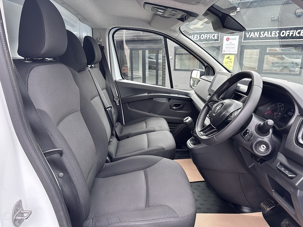 Renault Trafic Dci Blue Ll30 Advance L2h1 Euro 6 130Ps Ac 2023 U FD23TBU White #2