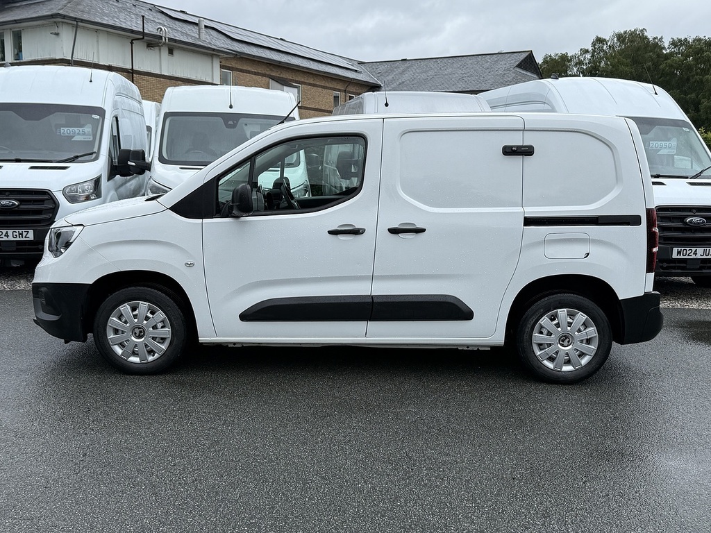 Vauxhall Combo Panel Van 1.3 Cdti 2000 Ecoflex 16V Fwd L1 H1 Ss White #5