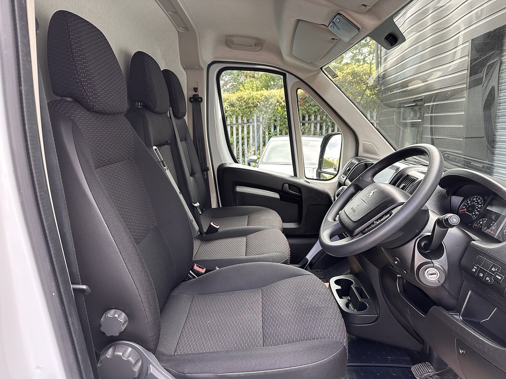 Peugeot Boxer Bluehdi 335 Professional Premium L3h2 Euro 6 140 BT24LVA White #2
