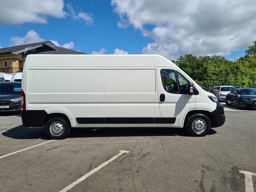 Peugeot Boxer Bluehdi 335 Professional Premium L3h2 Euro 6 140 White #4