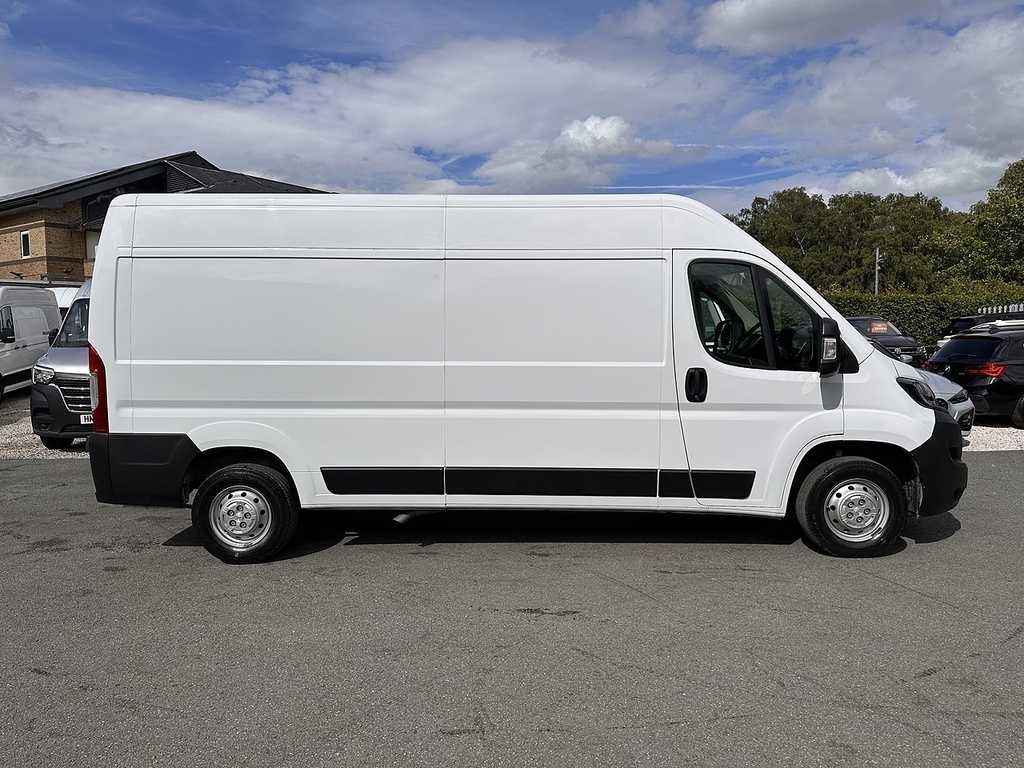 Peugeot Boxer Bluehdi 335 Professional Premium L3h2 Euro 6 140 BT24LVA White #4