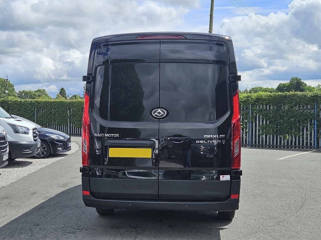 Maxus Deliver 9 2L Null White #11
