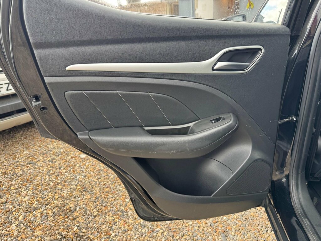 MG ZS Exclusive Vti-tech Silver #9