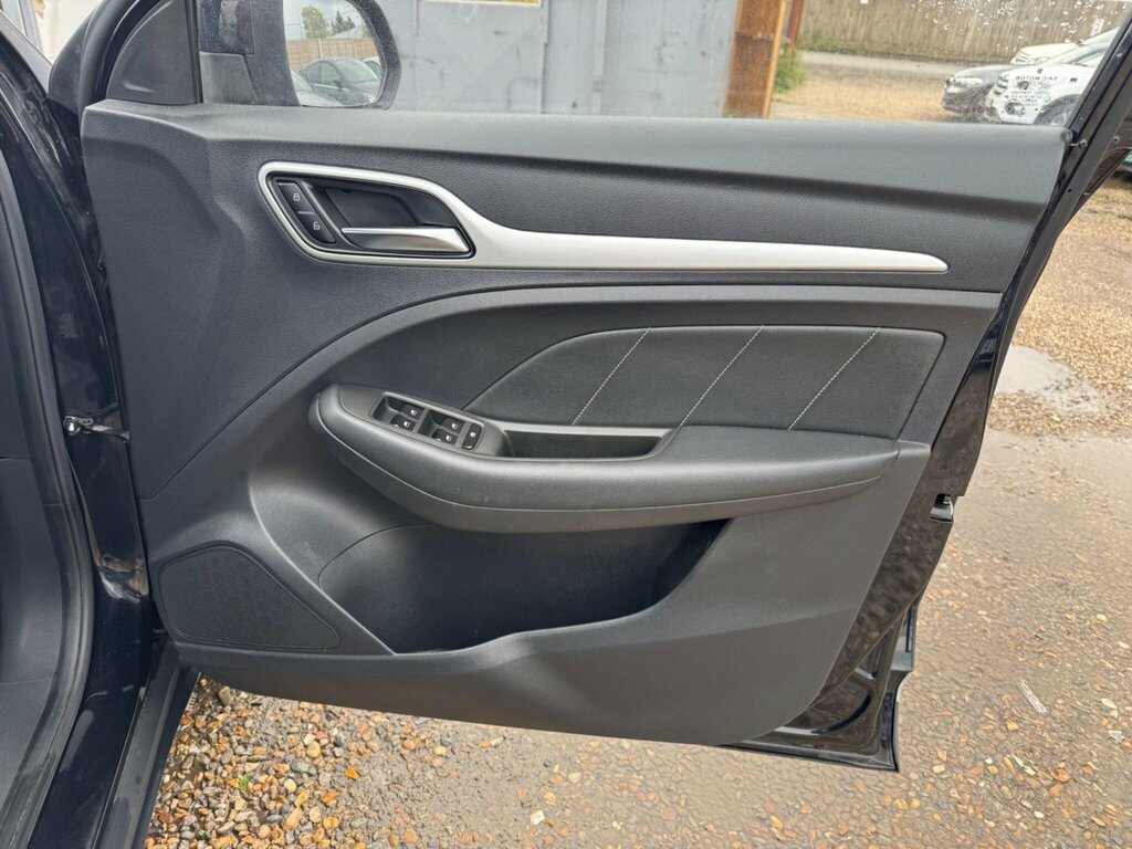 MG ZS Exclusive Vti-tech Silver #18