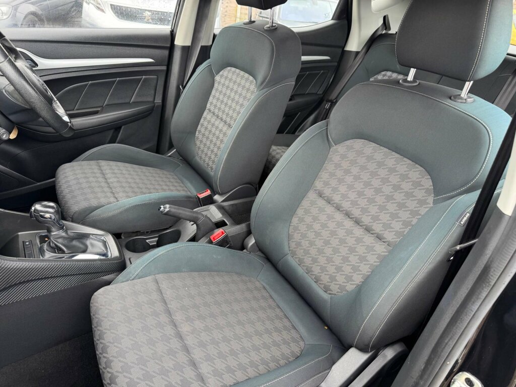 MG ZS Exclusive Vti-tech Silver #12