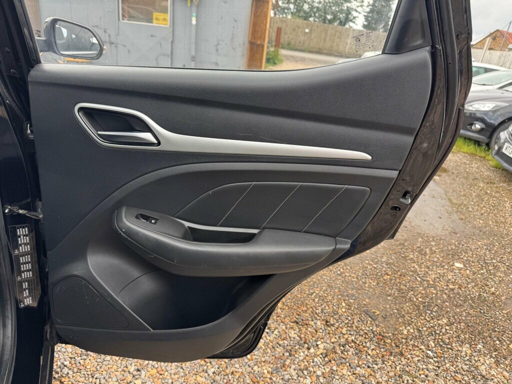 MG ZS Exclusive Vti-tech Silver #15