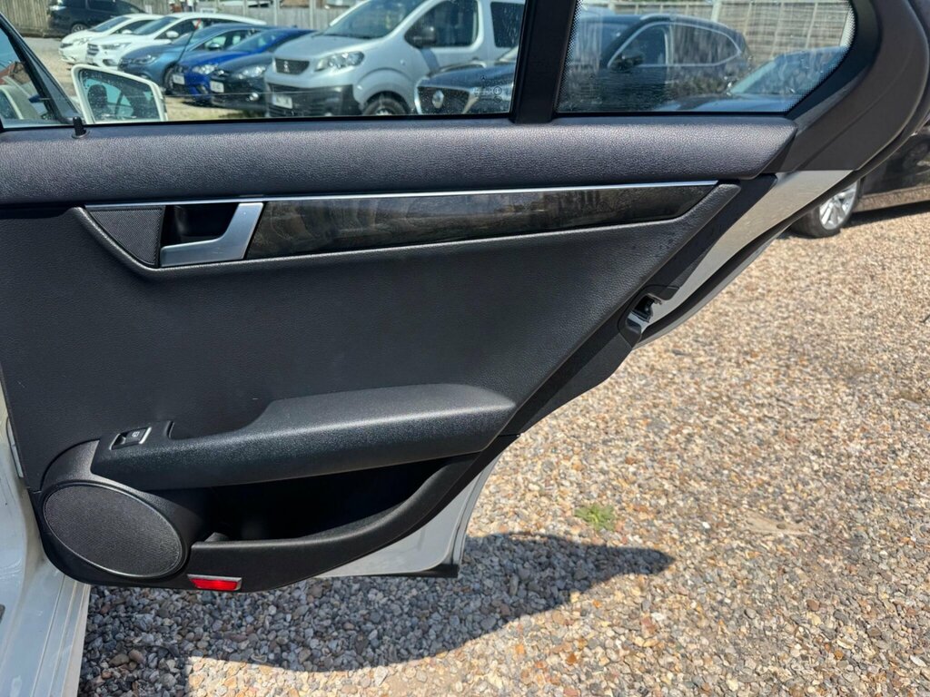 Mercedes-Benz C Class C220 Cdi Blueefficiency Black #22